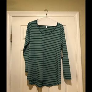 Lularoe XL striped Lynnae tee NWT
